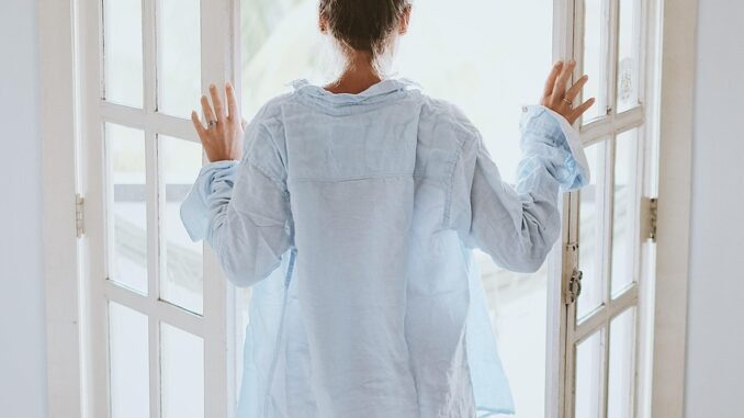 10 trucchi per Alzarsi Presto e Dormire Bene